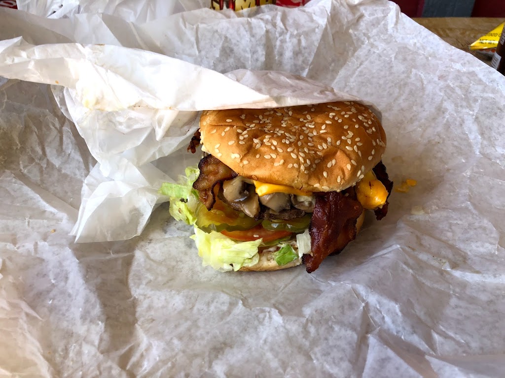 Hole In One Shaker | restaurant | 1554 Bourdon Ranch Rd, Show Low, AZ 85901, USA | 9285328657 OR +1 928-532-8657