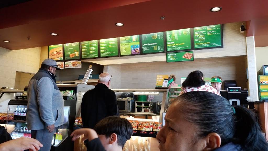 Subway | restaurant | 1918 165th St, Gateway Promenade Ste 100, Hammond, IN 46323, USA | 2198440544 OR +1 219-844-0544