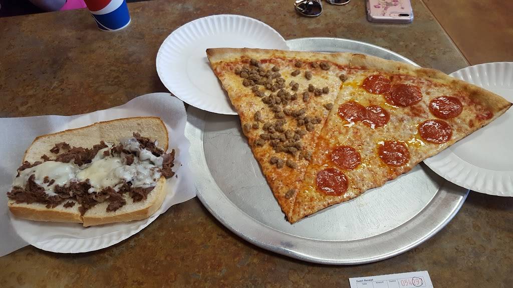 Luigis Pizza | restaurant | 13551 Steelecroft Pkwy, Charlotte, NC 28278, USA | 7045876010 OR +1 704-587-6010