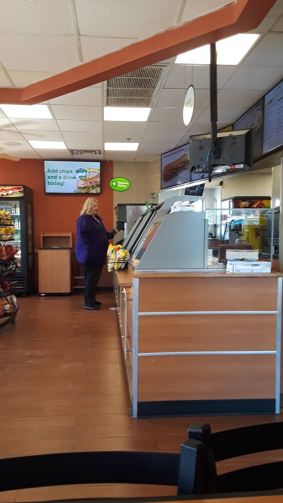 Subway Restaurants | restaurant | 2201 11th Ave East, North St Paul, MN 55109, USA | 6517706456 OR +1 651-770-6456