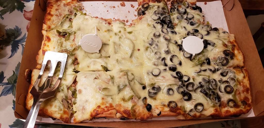 The Pizza Oven | restaurant | 4000 Cleveland Ave NW, Canton, OH 44709, USA | 3304924333 OR +1 330-492-4333