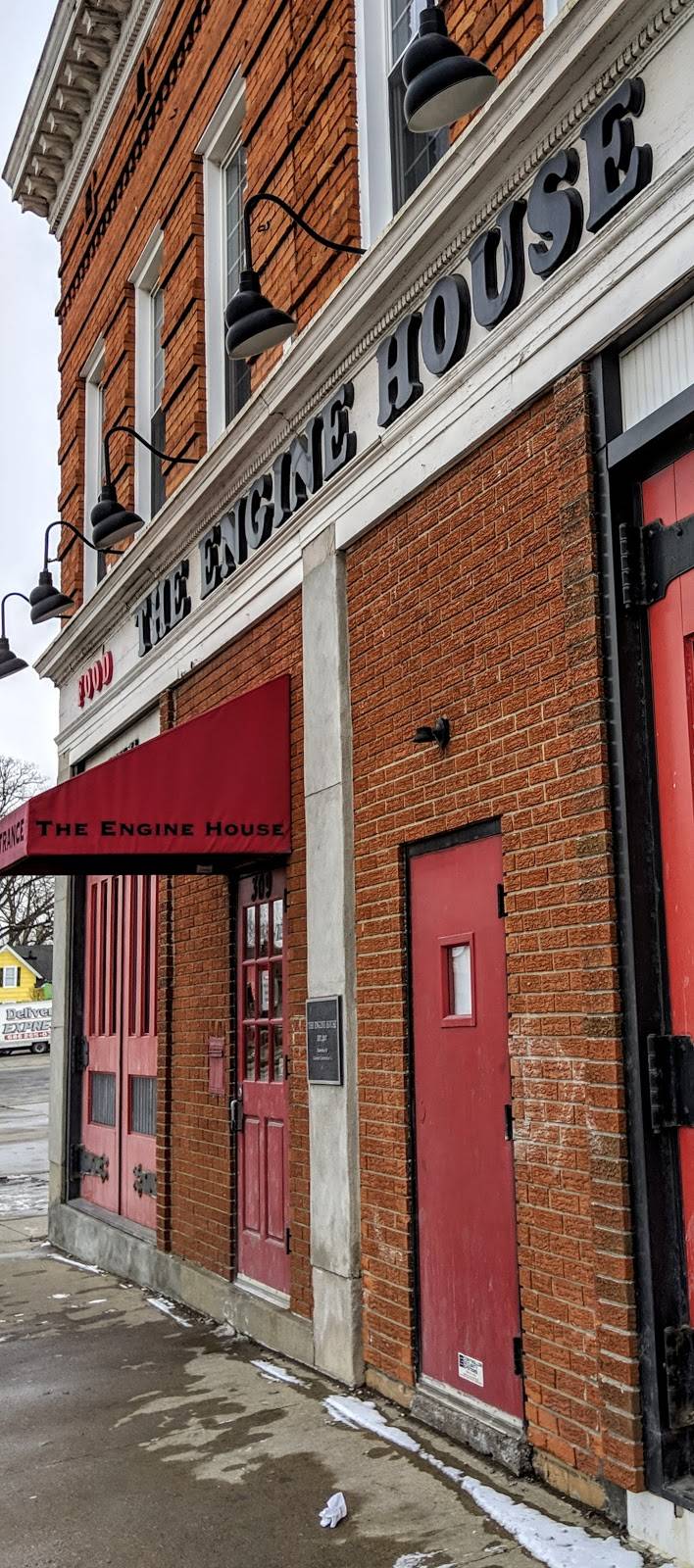 Engine House | restaurant | 309 Cass Ave, Mt Clemens, MI 48043, USA | 5864682442 OR +1 586-468-2442