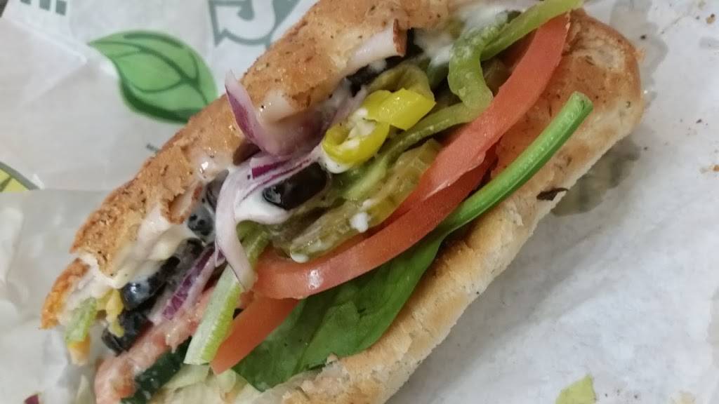 Subway Restaurants | restaurant | 12 S Plank St, Rossville, IN 46065, USA | 7653792009 OR +1 765-379-2009