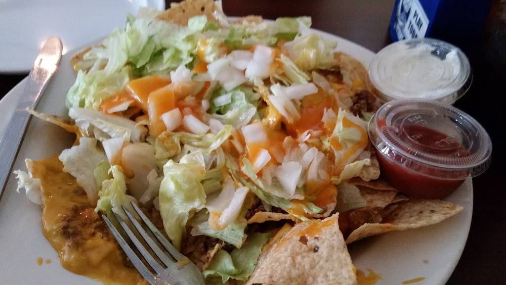 Blue Water Sports Bar & Grill | restaurant | 8 N Ridge Rd, Port Sanilac, MI 48469, USA | 8106220176 OR +1 810-622-0176