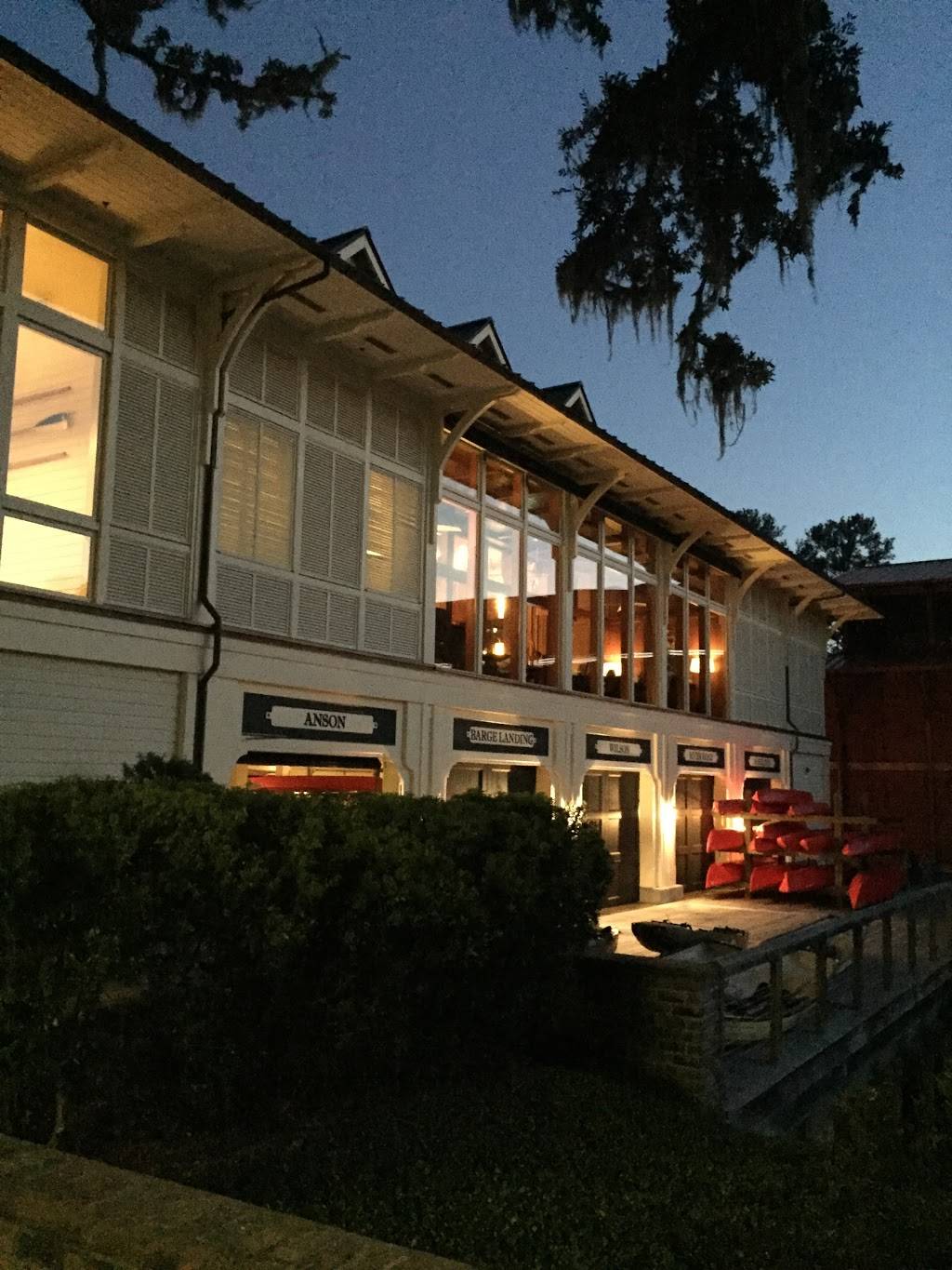 Canoe Club | restaurant | 89 Myrtle View St, Bluffton, SC 29910, USA | 8437066625 OR +1 843-706-6625