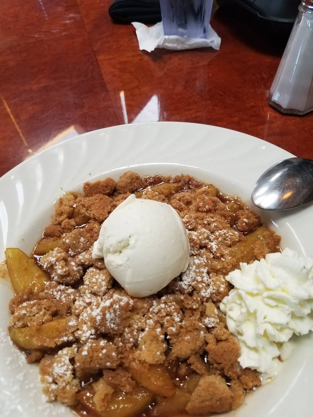 W.L. Goodfellows and Co. Restaurant & Pub | restaurant | 310 E White Horse Pike, Galloway, NJ 08205, USA | 6096521942 OR +1 609-652-1942