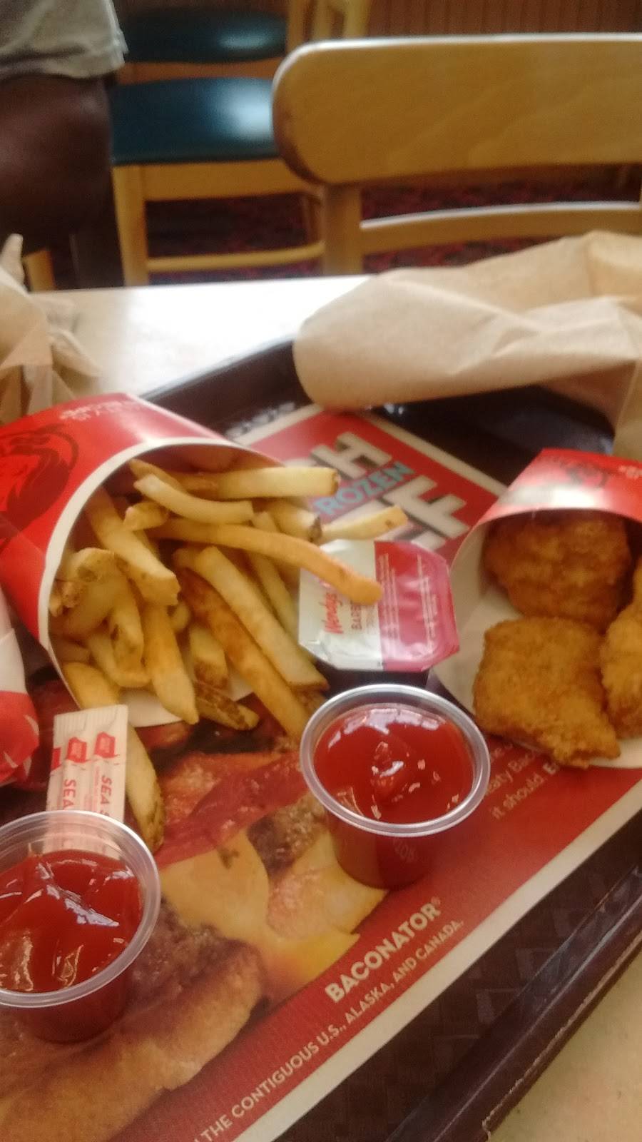 Wendys | restaurant | 2333 28th St SE, Grand Rapids, MI 49508, USA | 6162431089 OR +1 616-243-1089