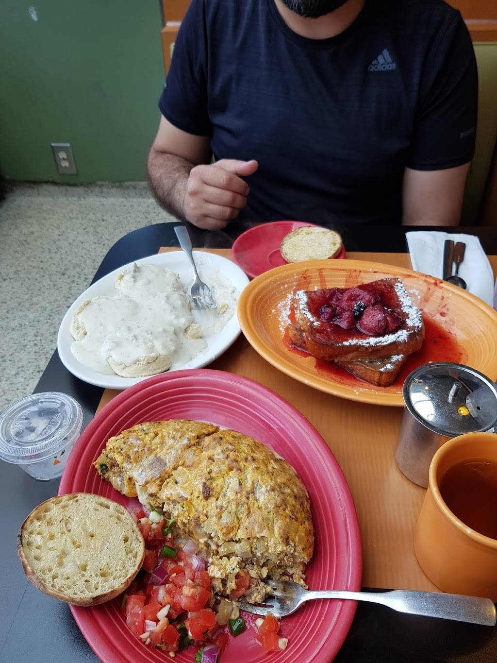 Clique | restaurant | 1326 E Jefferson Ave, Detroit, MI 48207, USA | 3132590922 OR +1 313-259-0922