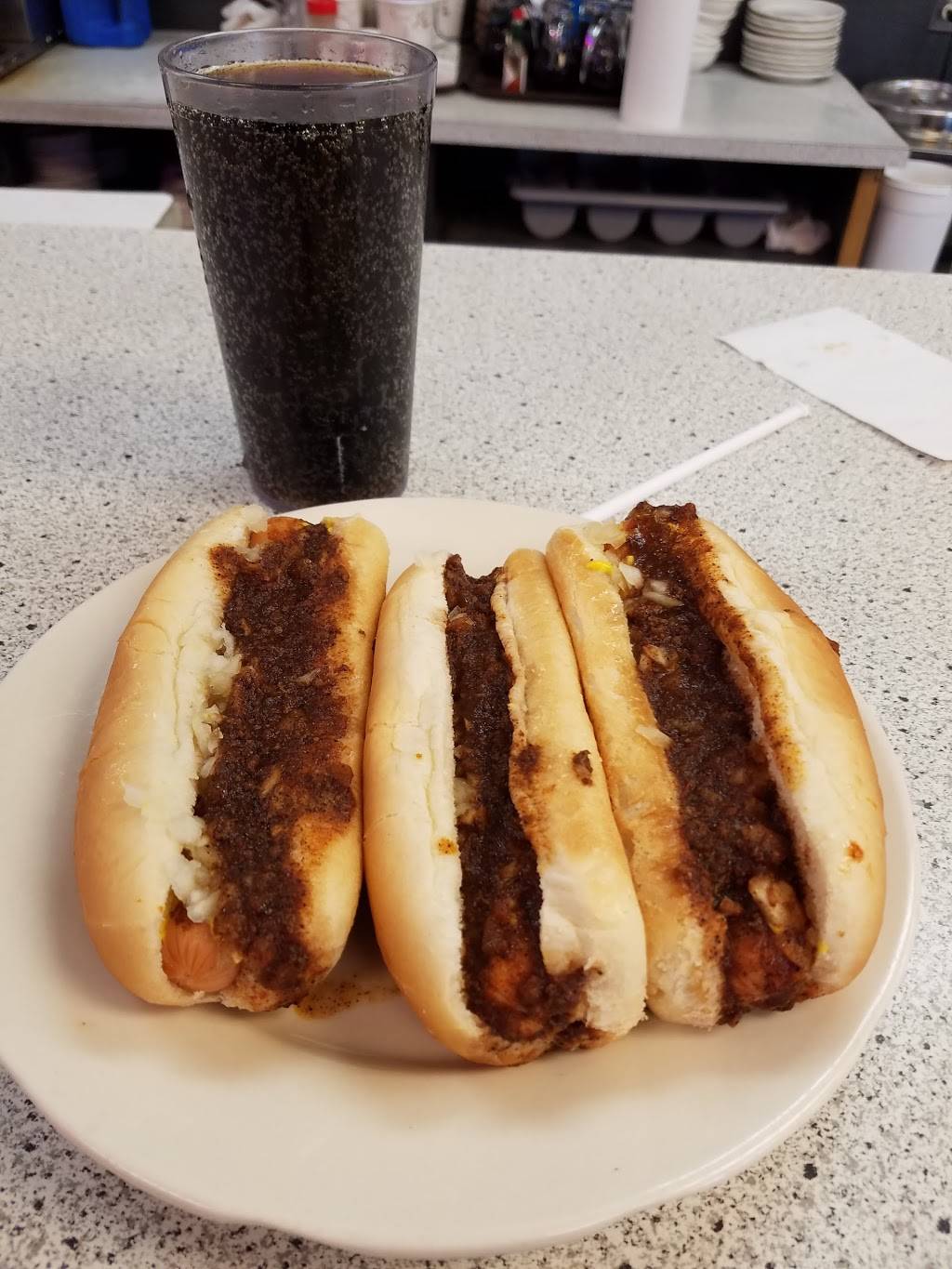 Abes Hot Dogs | restaurant | 210 Barney St, Wilkes-Barre, PA 18702, USA | 5708259213 OR +1 570-825-9213