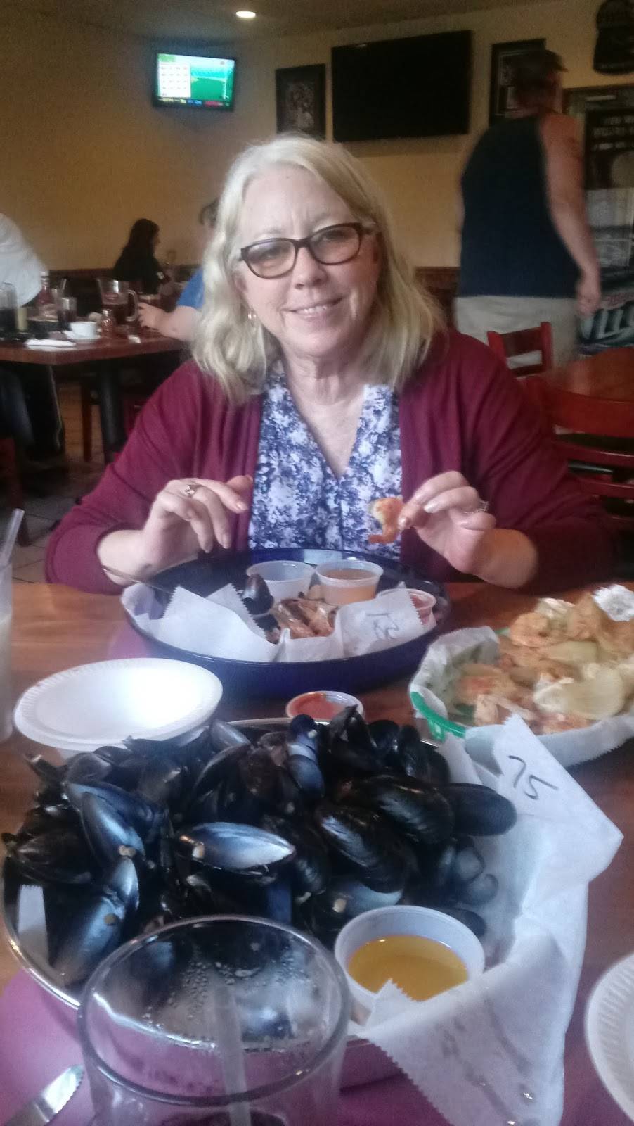 New White Swan | restaurant | 8821 Millers Island Rd, Sparrows Point, MD 21219, USA | 4104775092 OR +1 410-477-5092