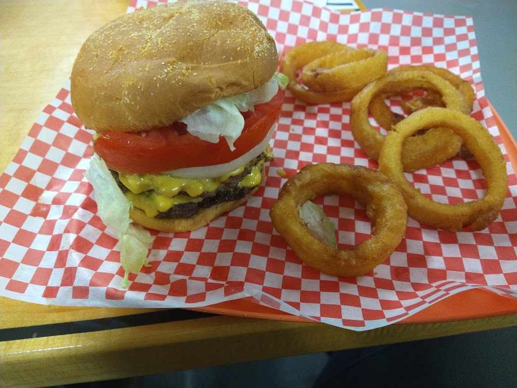 Out of Town Café | restaurant | 733 Pioneer Dr, Lebanon, VA 24266, USA | 2768835390 OR +1 276-883-5390