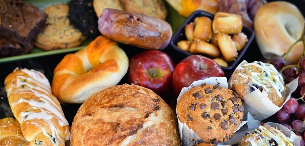 SnacShack Bakery & Catering | bakery | 283 College Dr Suite V0114, Orange Park, FL 32065, USA | 9043221414 OR +1 904-322-1414