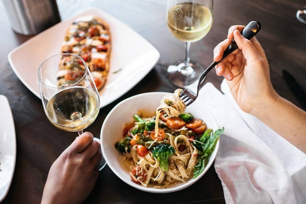 Sedona Taphouse | restaurant | Westchester Commons, 15732 WC Main St, Midlothian, VA 23113, USA | 8043790037 OR +1 804-379-0037