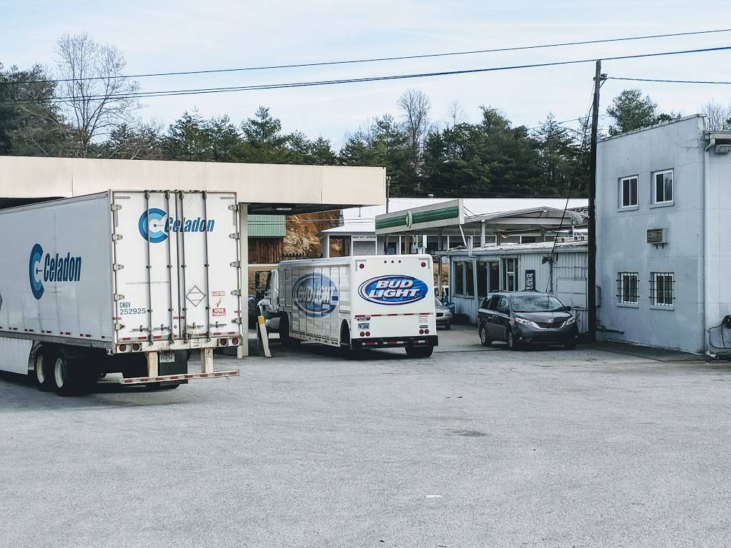 Saluda Truck Plaza | night club | 1380 Ozone Dr, Saluda, NC 28773, USA | 8287494921 OR +1 828-749-4921