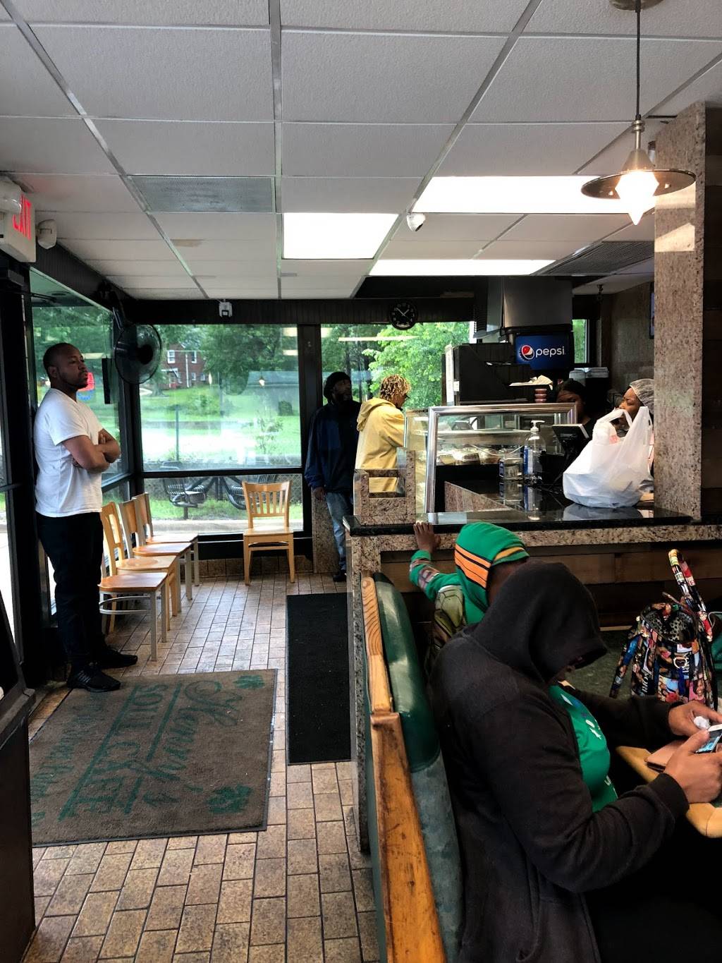 Henrys Soul Cafe | cafe | 5431 Indian Head Hwy, Oxon Hill, MD 20745, USA | 3017496856 OR +1 301-749-6856