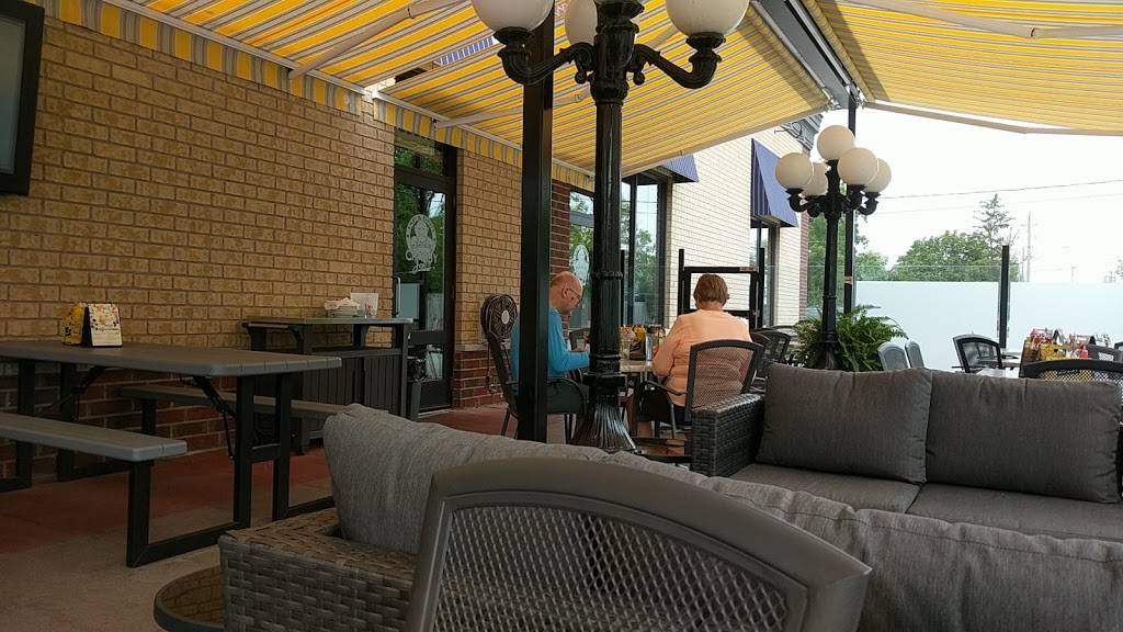 Crabby Joes Bar • Grill | restaurant | 4236 Petrolia Line, Petrolia, ON N0N 1R0, Canada | 5198824848 OR +1 519-882-4848