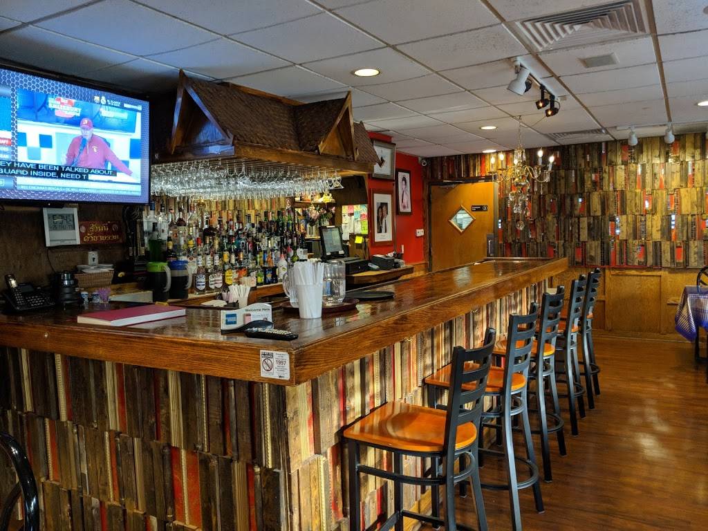 Thai Luang Restaurant | restaurant | 171 Elden St, Herndon, VA 20170, USA | 7034782233 OR +1 703-478-2233