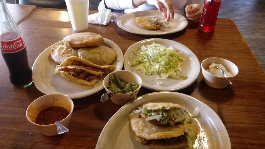 Los Molcajetes | restaurant | 601 N Broadway St, Cleveland, OK 74020, USA | 9183585636 OR +1 918-358-5636