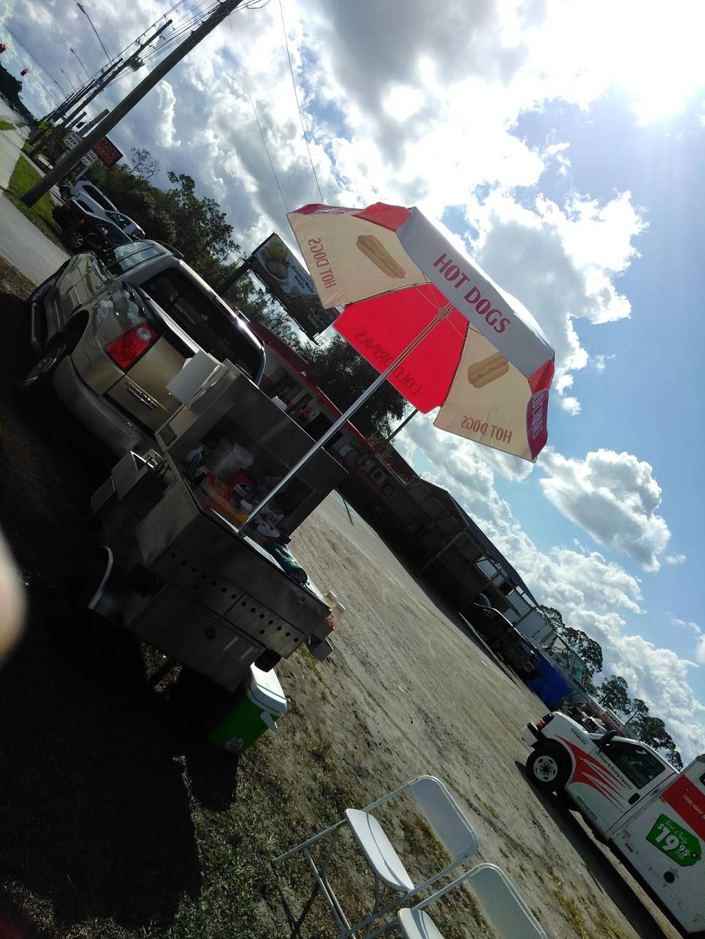 Hot Dogs Sweet On Fire | restaurant | 3800 S Goldenrod Rd, Orlando, FL 32822, USA | 4077661585 OR +1 407-766-1585