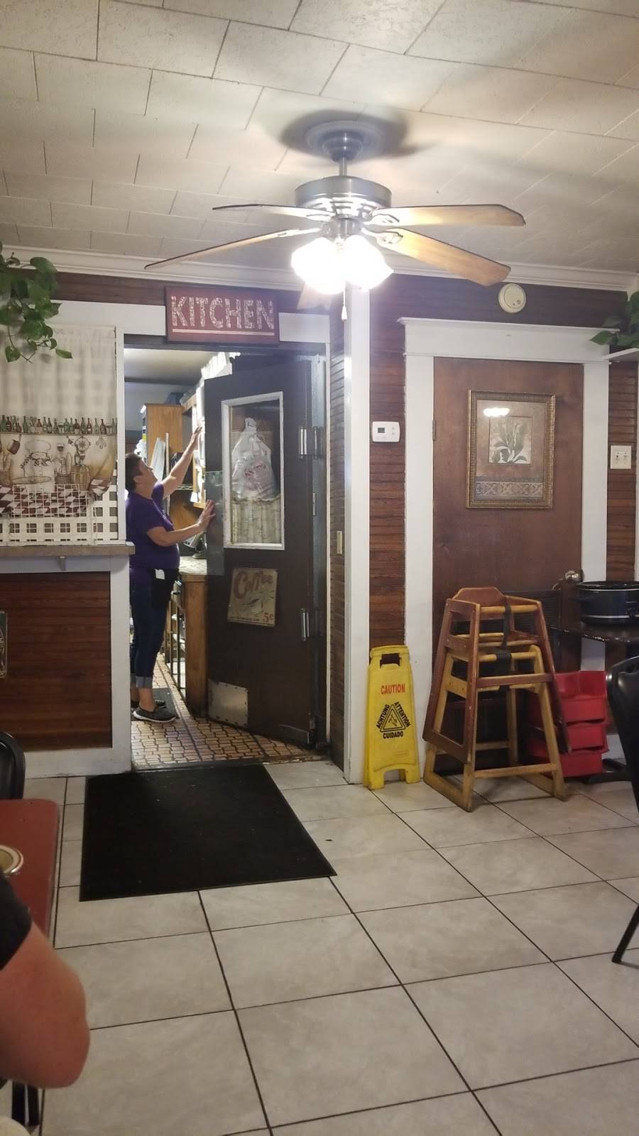 Pauls Kitchen | restaurant | 116 N 4th Ave, Wauchula, FL 33873, USA | 8637730292 OR +1 863-773-0292