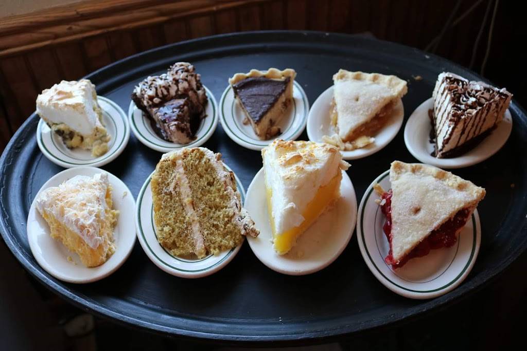 Rhodys Food & Spirits | restaurant | 14167 Old Hwy Rd, Dubuque, IA 52002, USA | 5635851500 OR +1 563-585-1500