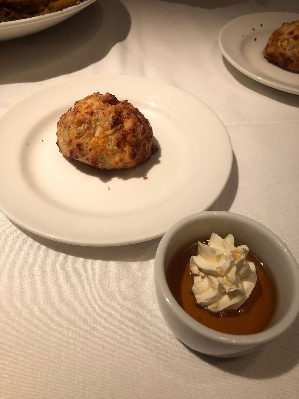 Devon Seafood Grill | restaurant | 225 S 18th St, Philadelphia, PA 19103, USA | 2155465940 OR +1 215-546-5940