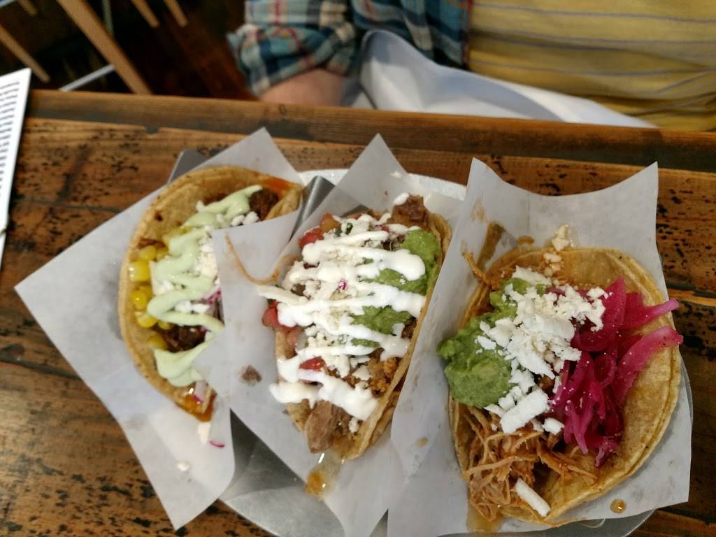 Taco y Vino | restaurant | 213 W Eighth St, Dallas, TX 75208, USA | 4693720022 OR +1 469-372-0022