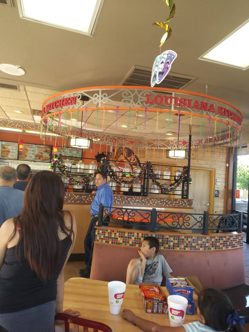 Popeyes Louisiana Kitchen | restaurant | 2107 Culebra Rd, San Antonio, TX 78228, USA | 2107362055 OR +1 210-736-2055