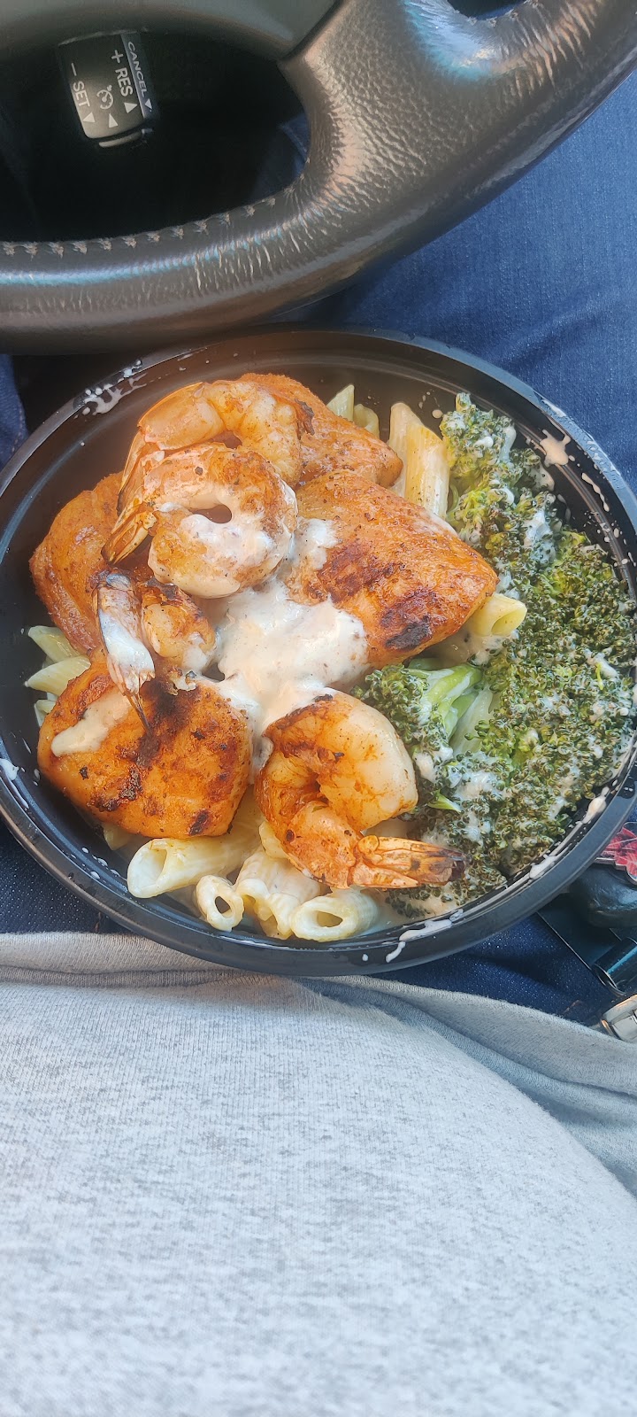 The Grilled Salmon Stand | restaurant | 3806 N Broad St, Philadelphia, PA 19140, USA | 2157386224 OR +1 215-738-6224