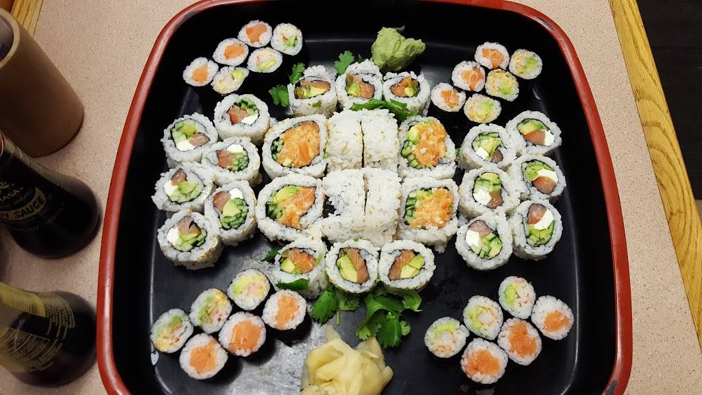 Noble Fish | restaurant | 45 E 14 Mile Rd, Clawson, MI 48017, USA | 2485852314 OR +1 248-585-2314