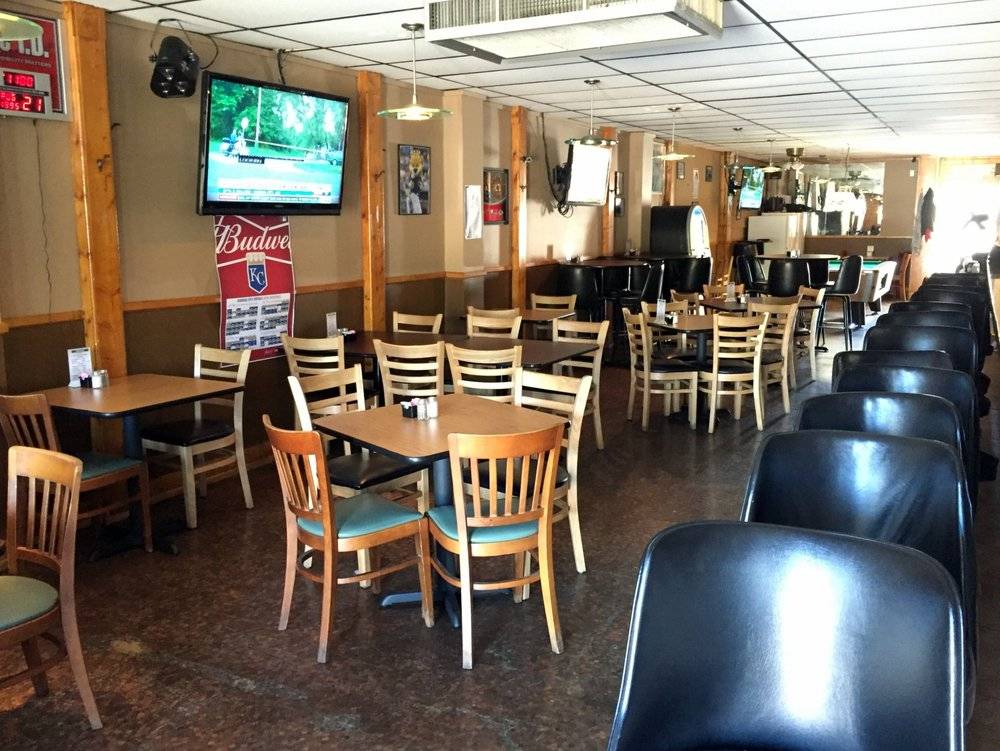 Betty Cs Bar and Grill | restaurant | 11121 Johnson Dr, Shawnee, KS 66203, USA | 9137016342 OR +1 913-701-6342