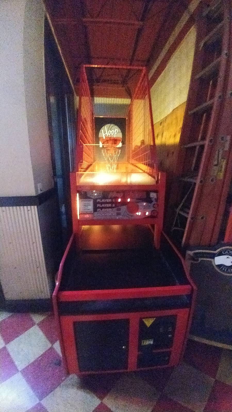 Sports & Spirits | restaurant | 2042 Eakin Rd, Columbus, OH 43223, USA | 6142729020 OR +1 614-272-9020