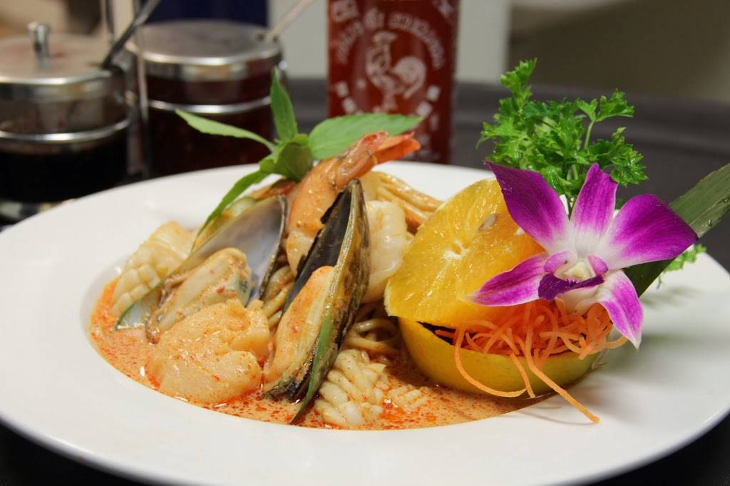 Saeb Thai & Noodles | restaurant | 226 W Bitters Rd #124, San Antonio, TX 78216, USA | 2105453354 OR +1 210-545-3354