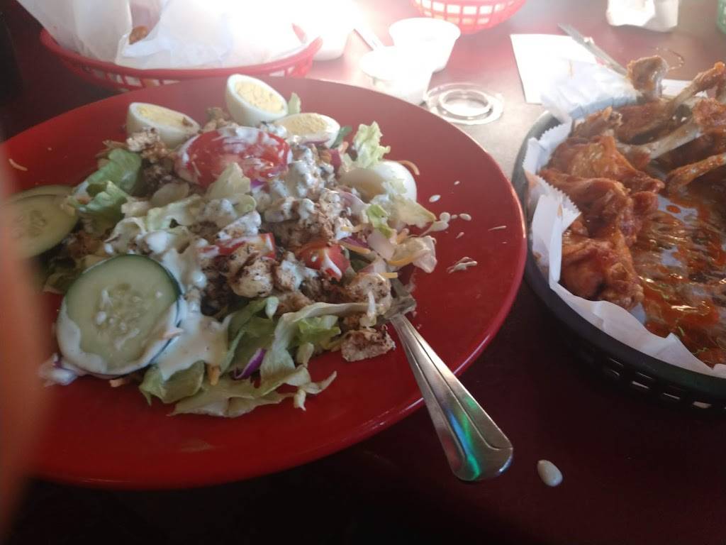 Bolts Sports Café | cafe | 910 S Main St, Englewood, OH 45322, USA | 9378366634 OR +1 937-836-6634