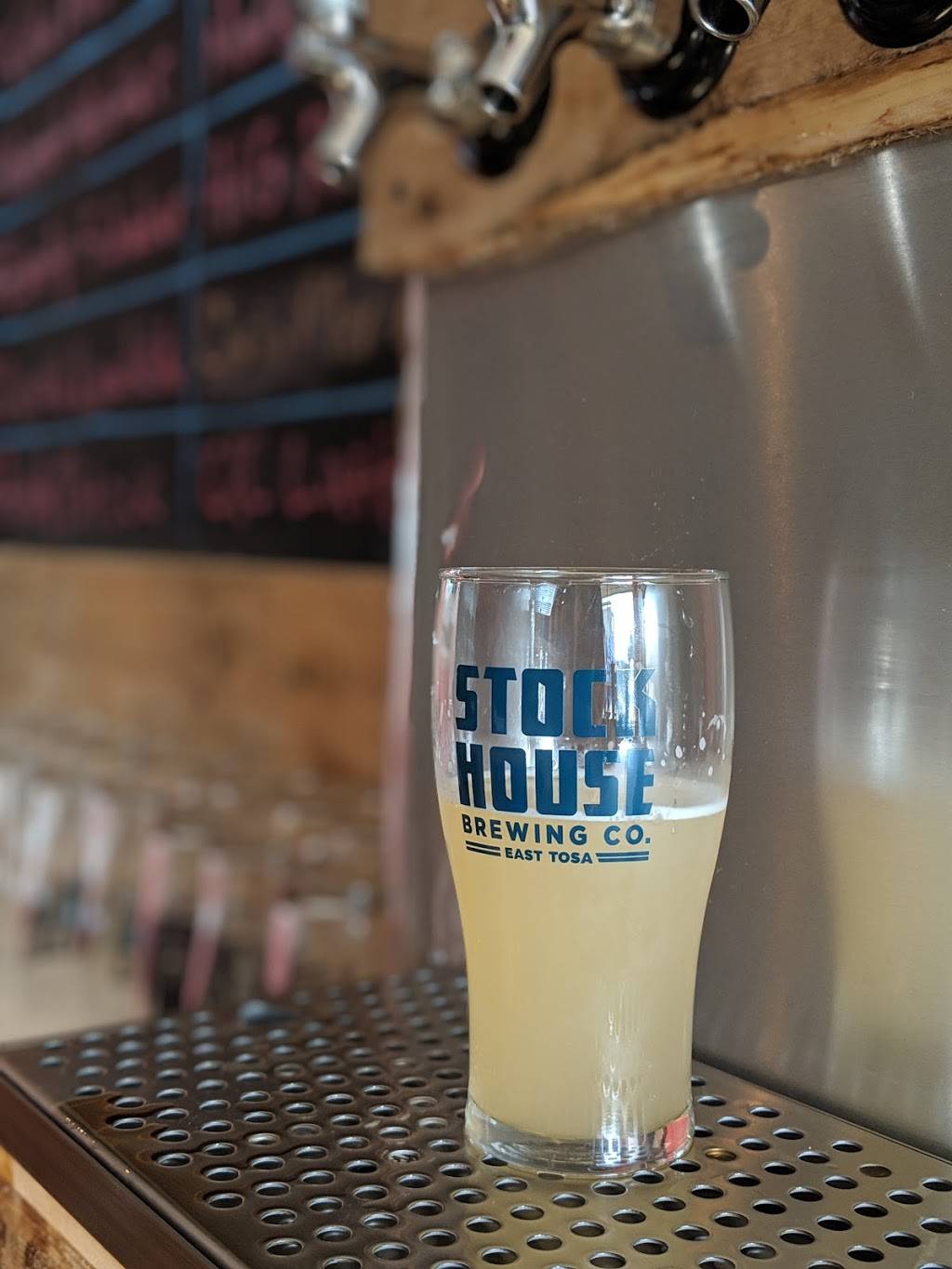 Stock House Brewing Co. | restaurant | 7208 W North Ave, Wauwatosa, WI 53213, USA | 4147399876 OR +1 414-739-9876