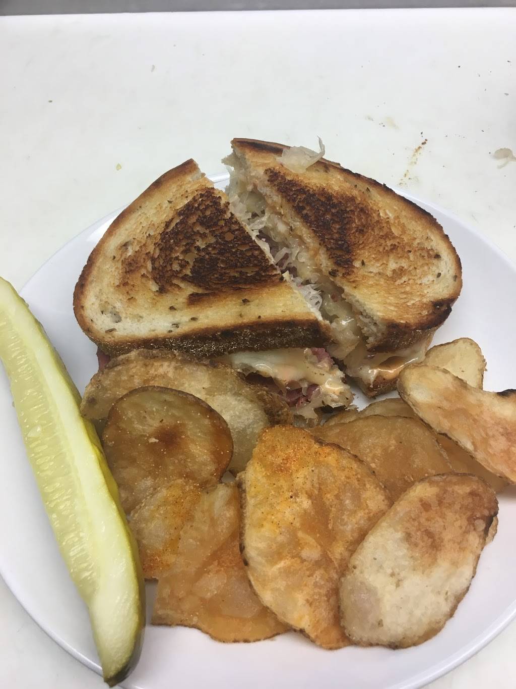 The College Inn | restaurant | 935 W State St, Alliance, OH 44601, USA | 3308233332 OR +1 330-823-3332