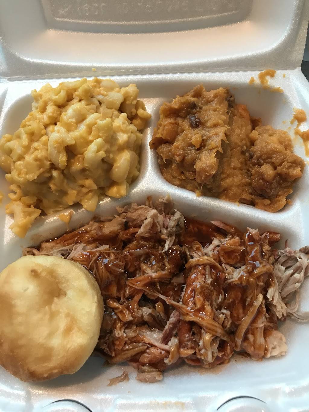 Swetts | restaurant | 1 Terminal Dr, Nashville, TN 37214, USA | 6152754332 OR +1 615-275-4332