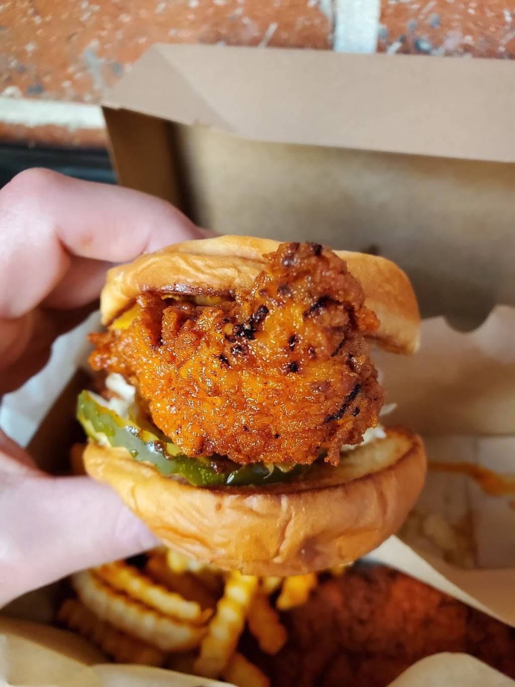 Main Chick Hot Chicken | restaurant | 11419 Santa Monica Blvd, Los Angeles, CA 90025, USA | 3105020682 OR +1 310-502-0682