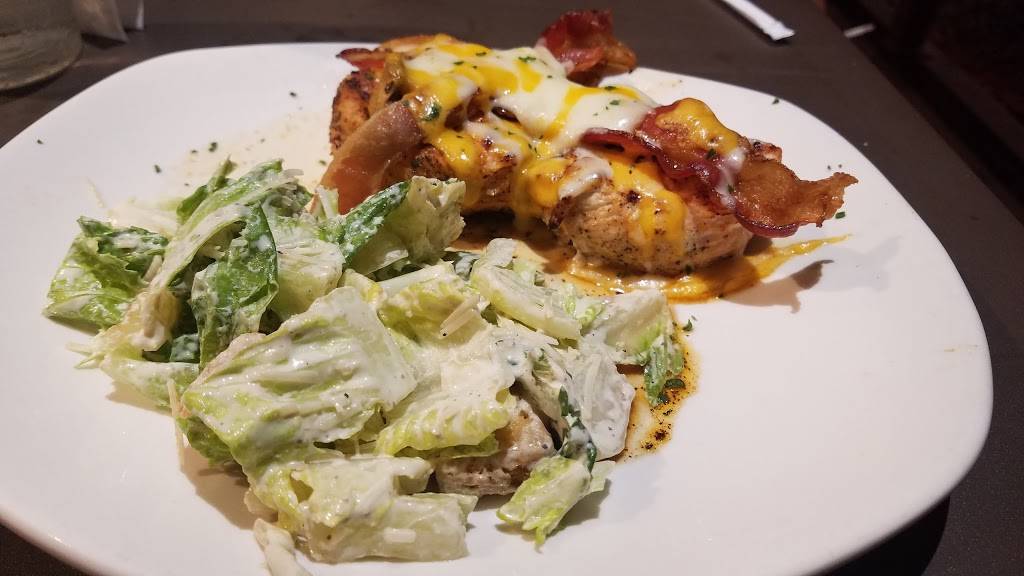 Outback Steakhouse | restaurant | 180 Hickman Dr, Sanford, FL 32771, USA | 4073215881 OR +1 407-321-5881