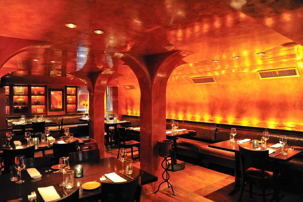 The Boarding House | restaurant | 12 Federal St, Nantucket, MA 02554, USA | 5082289622 OR +1 508-228-9622