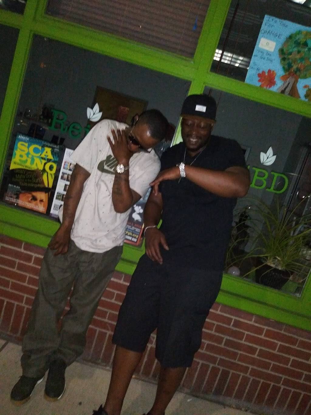 Fredos Bar and Eatery | restaurant | 734 Brookline Blvd, Pittsburgh, PA 15226, USA | 4123441857 OR +1 412-344-1857