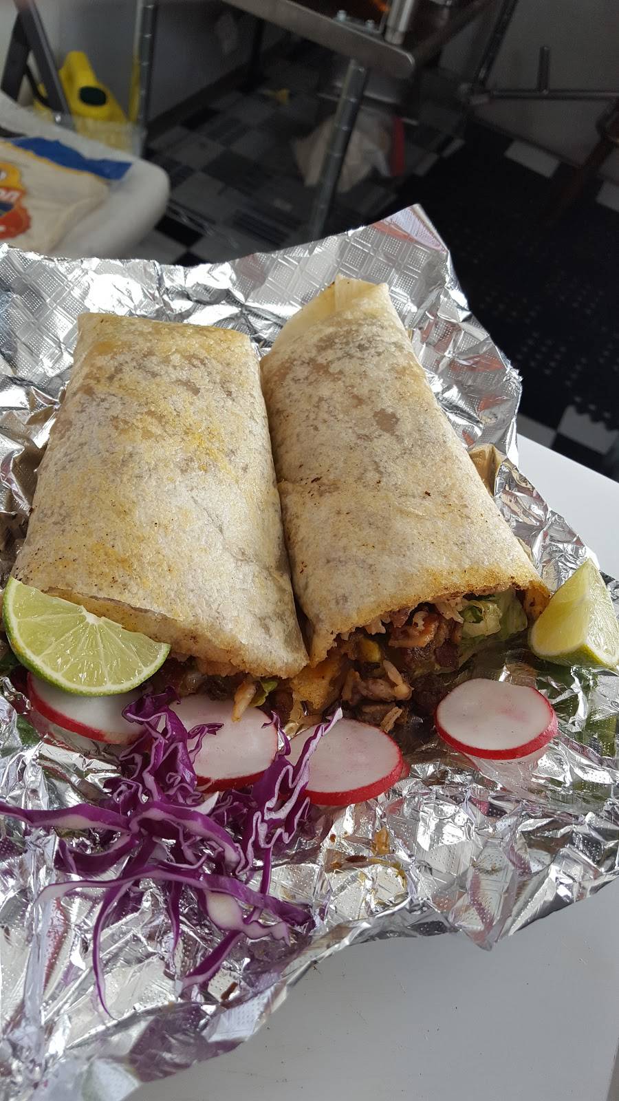 Mannys Tacos Xclusivos | restaurant | 1561 E Pawnee St, Wichita, KS 67216, USA | 3166184303 OR +1 316-618-4303