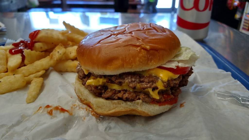 Johnson Corner Grill | restaurant | 9031 US-421, Currie, NC 28435, USA | 9102594367 OR +1 910-259-4367