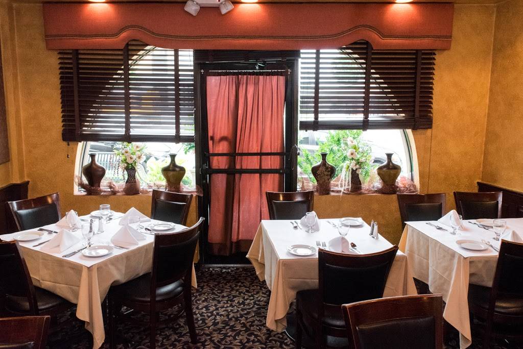 Filomenas | restaurant | 1039 Hempstead Turnpike, Franklin Square, NY 11010, USA | 5164374919 OR +1 516-437-4919