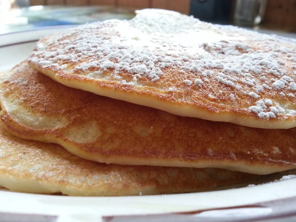 Kountry Korner Kafe | restaurant | 418 Douglas Ave, Henning, MN 56551, USA | 2185832100 OR +1 218-583-2100