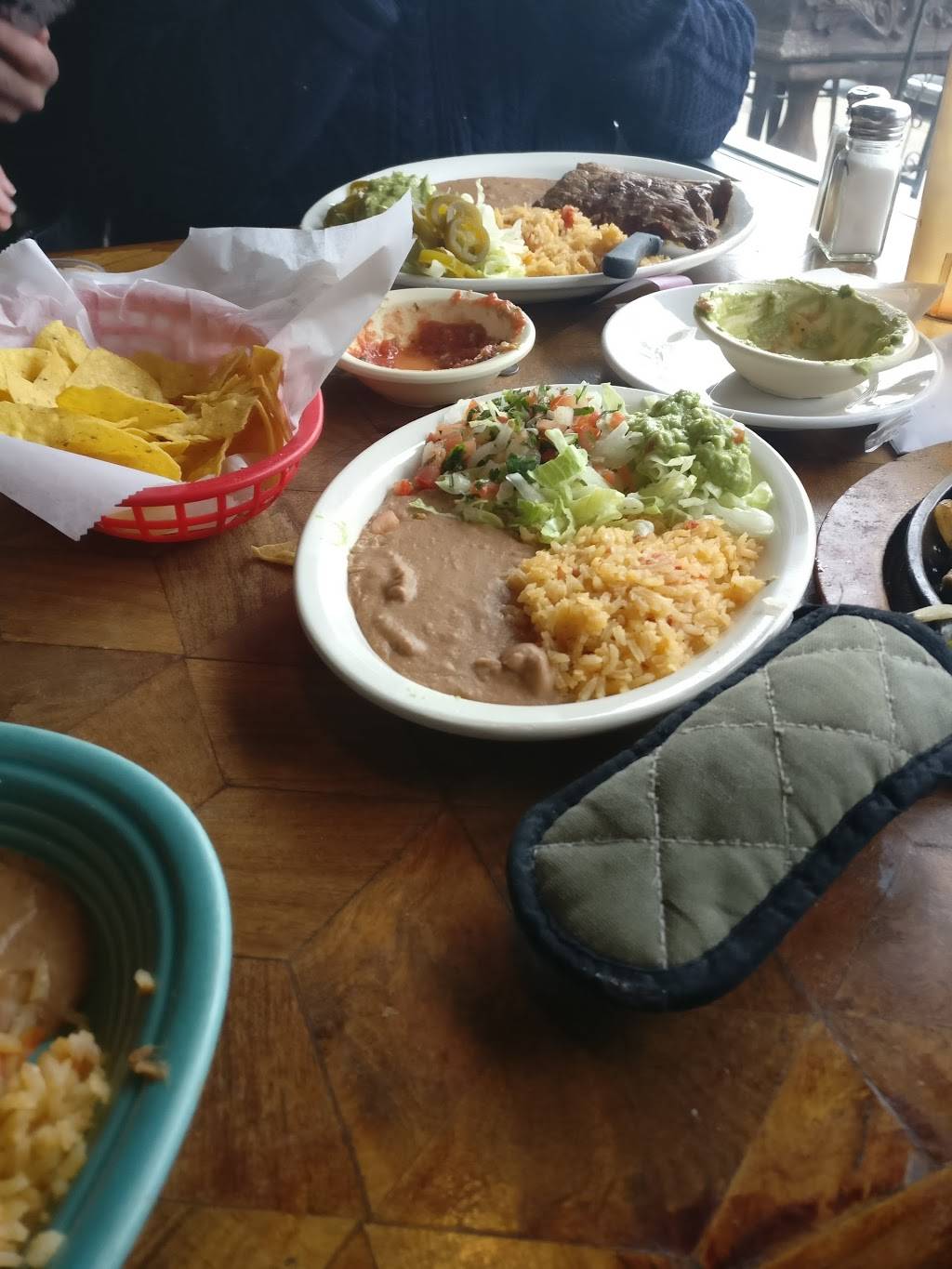 La Hacienda | restaurant | 1110 Hillsboro Rd #240, Franklin, TN 37064, USA | 6155919590 OR +1 615-591-9590