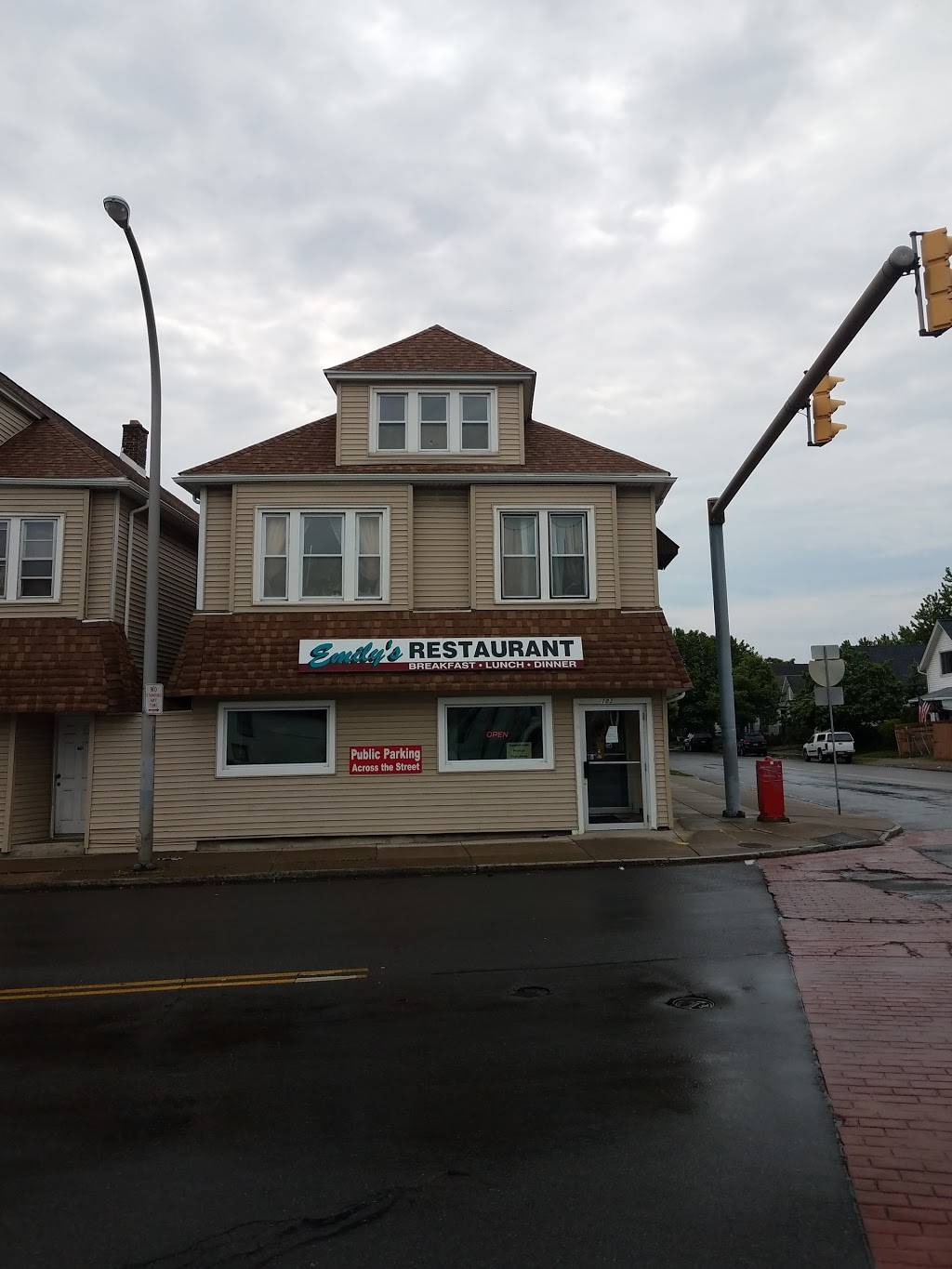 Emilys | restaurant | 183 Hertel Ave, Buffalo, NY 14207, USA | 7168715991 OR +1 716-871-5991