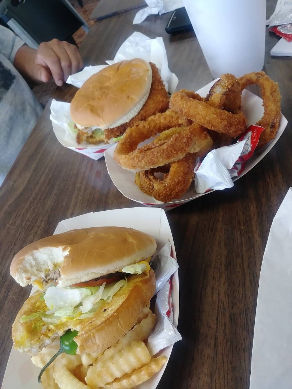 Gyros Drive Inn | restaurant | 444 W Mitchell St, San Antonio, TX 78204, USA | 2105348381 OR +1 210-534-8381