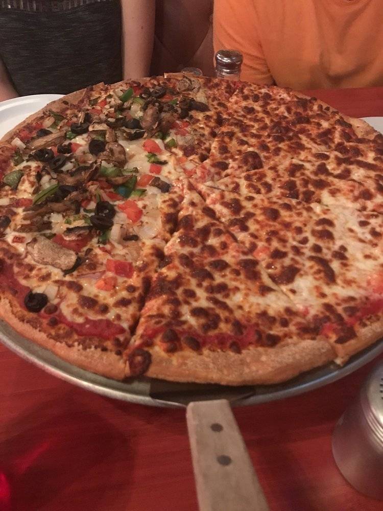 Big Pie Pizza | restaurant | 407 Baronne St, New Orleans, LA 70112, USA | 5042188656 OR +1 504-218-8656
