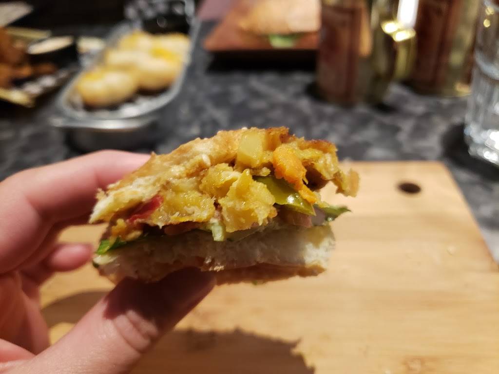 Gus Social | restaurant | 120 St Andrew St W, Fergus, ON N1M 1N5, Canada | 5198432688 OR +1 519-843-2688